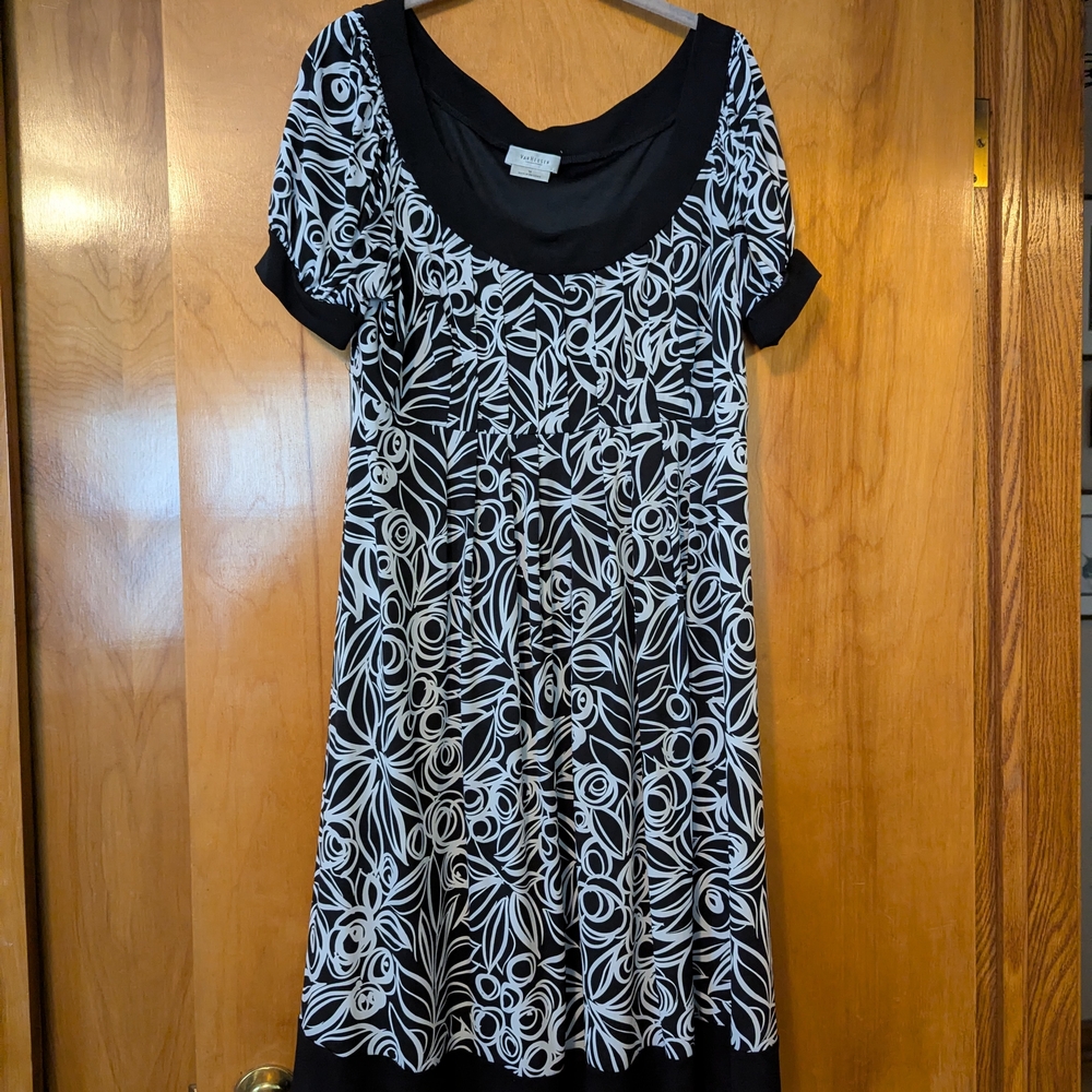 Van Heusen Black and White Swirl Midi Dress
